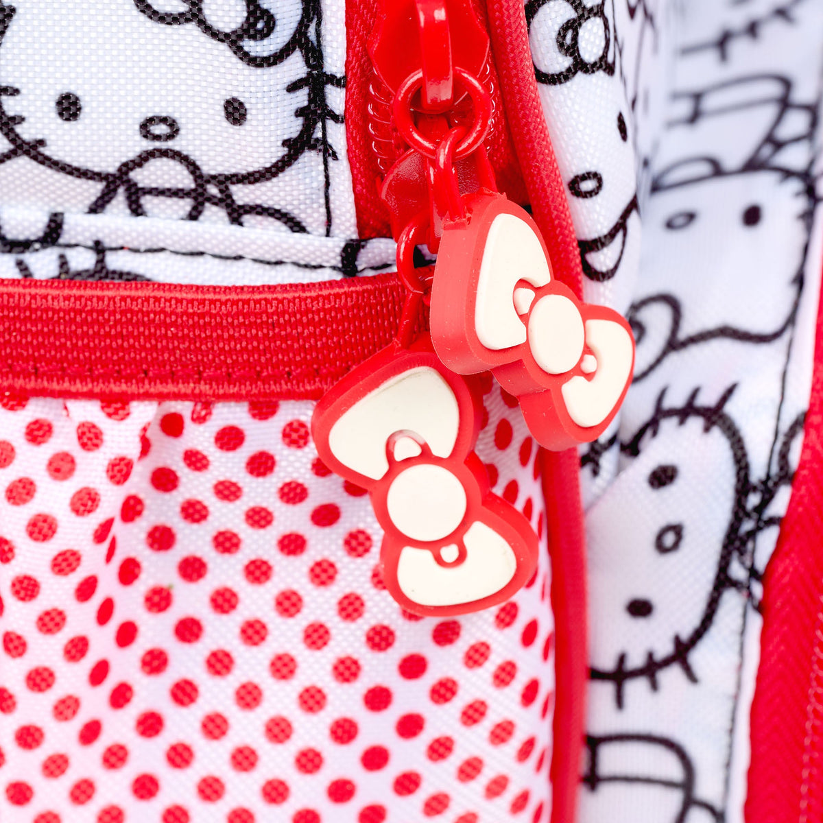 hello-kitty-classic-backpack-cooler-i3 00027925-Z.jpg