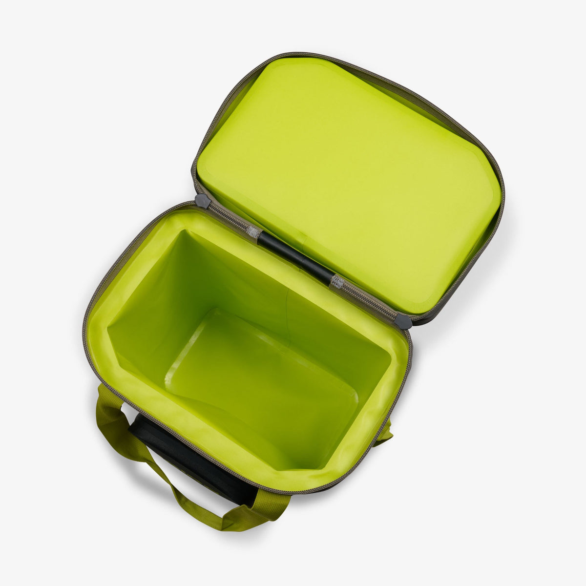 trailmate-32-can-backpack-m8 00066774-O2.jpg